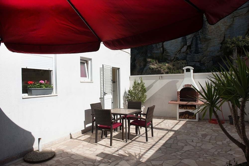 Studio (Robi - 50m from beach - SA2(2+1))