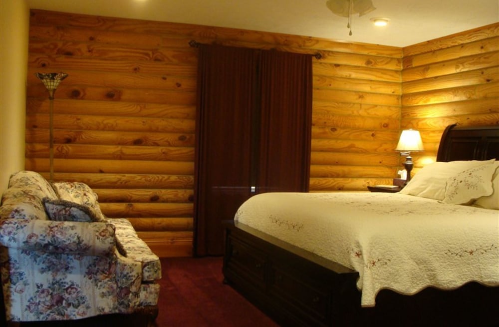 Deluxe Room, Jetted Tub (The Vineyard Suite) photo 2