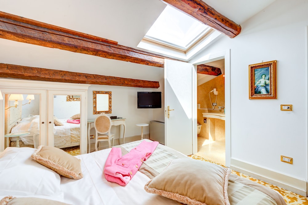 Classic Double or Twin Room