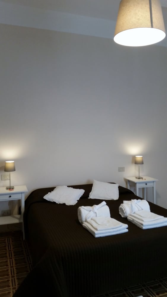 Classic Double Room, Shared Bathroom