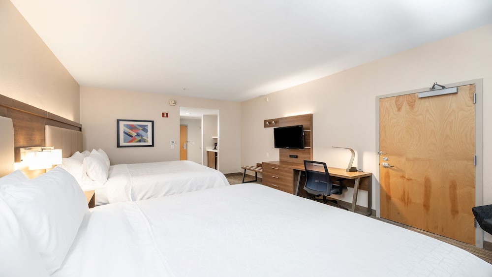 Standard Room, Multiple Beds - Photo 4