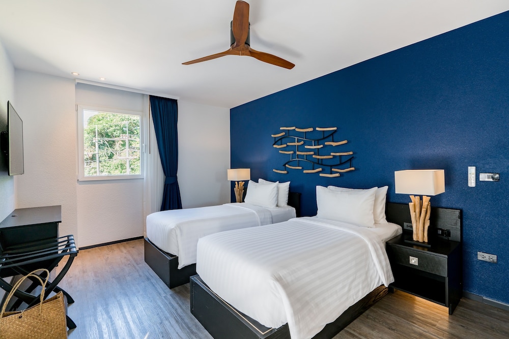 Grand Suite, 2 Bedrooms - Photo 2