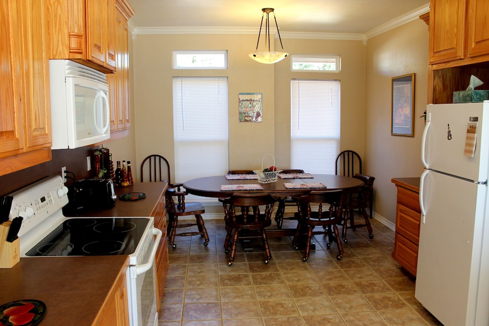 The Grand Mansion (301) photo 2