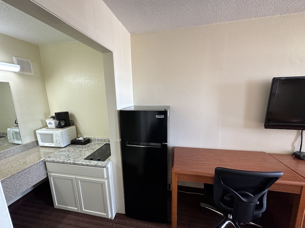 Double Room, Non Smoking - Photo 3
