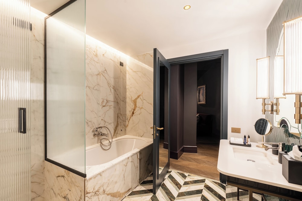 Signature Suite (Borboni) thumbnail 6