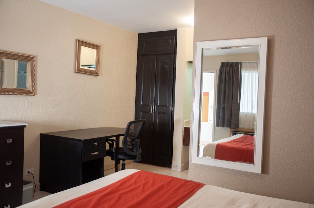 Standard Room, 1 King Bed - Photo 5