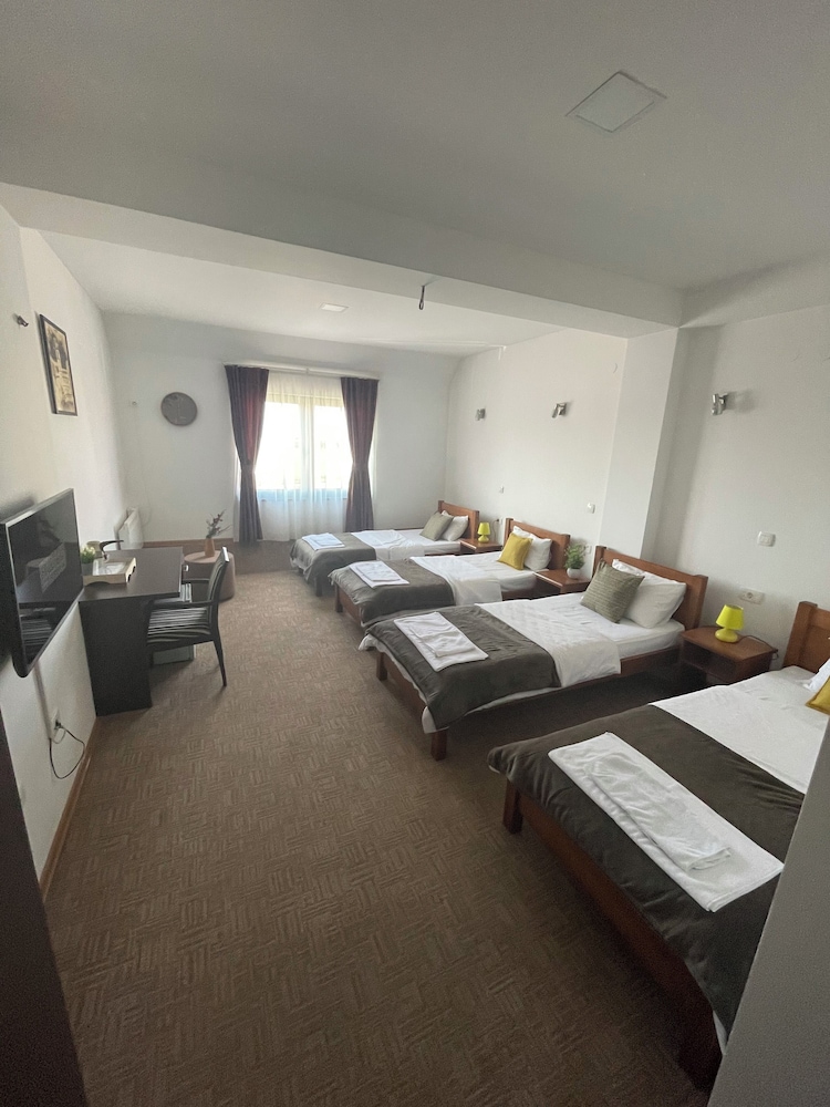 Classic Quadruple Room