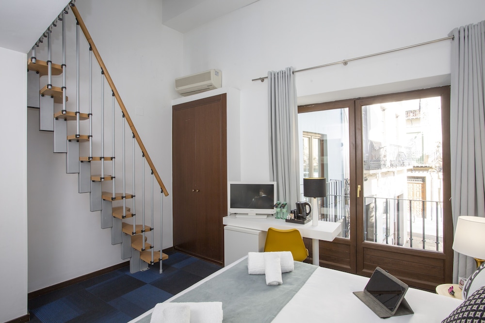 Family Quadruple Room, Balcony - Photo 18