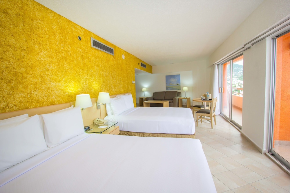 Junior Suite, 2 Double Beds, Balcony, Partial Ocean View - Photo 2