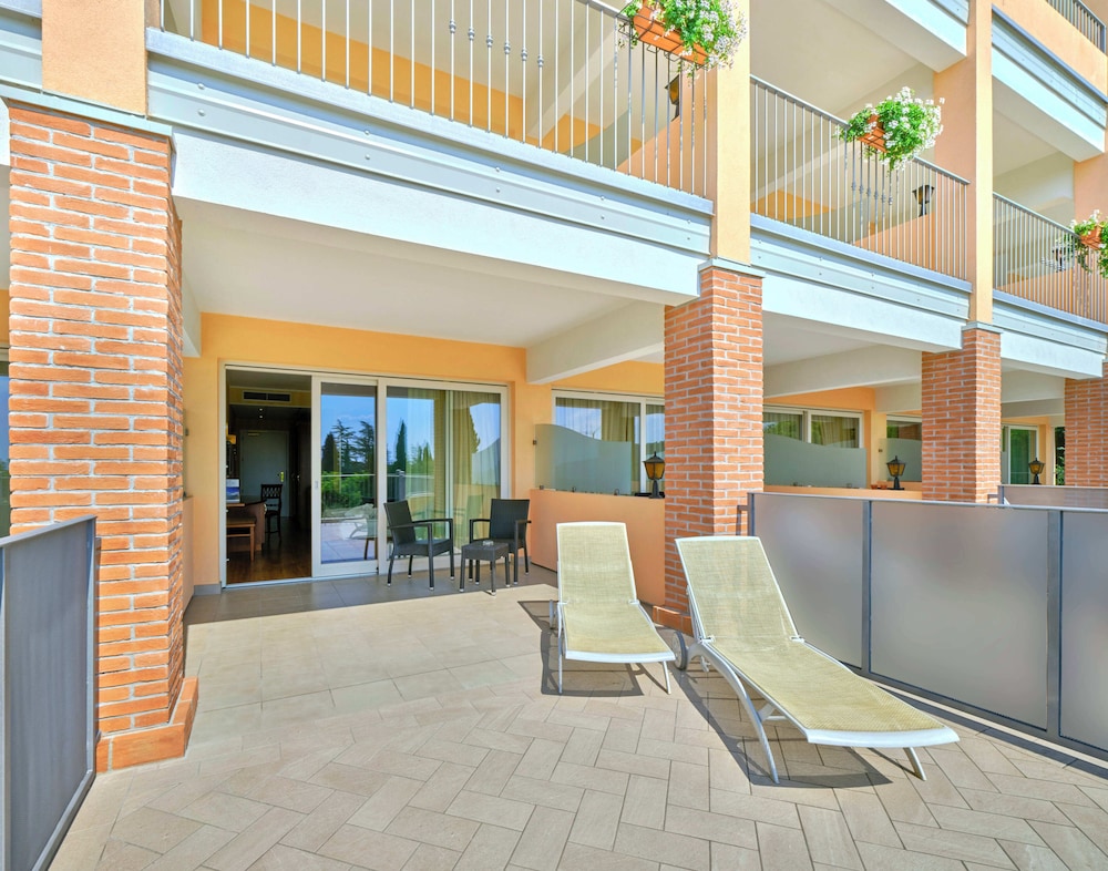 Junior Suite, Garden View photo 3