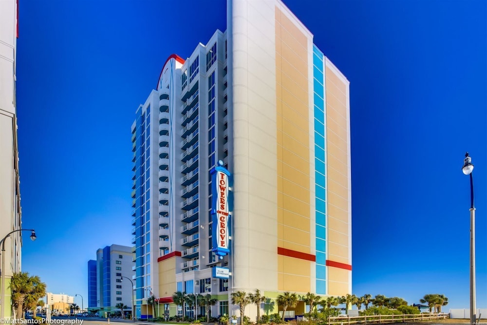 Condo (Towers On The Grove 1226) photo 2
