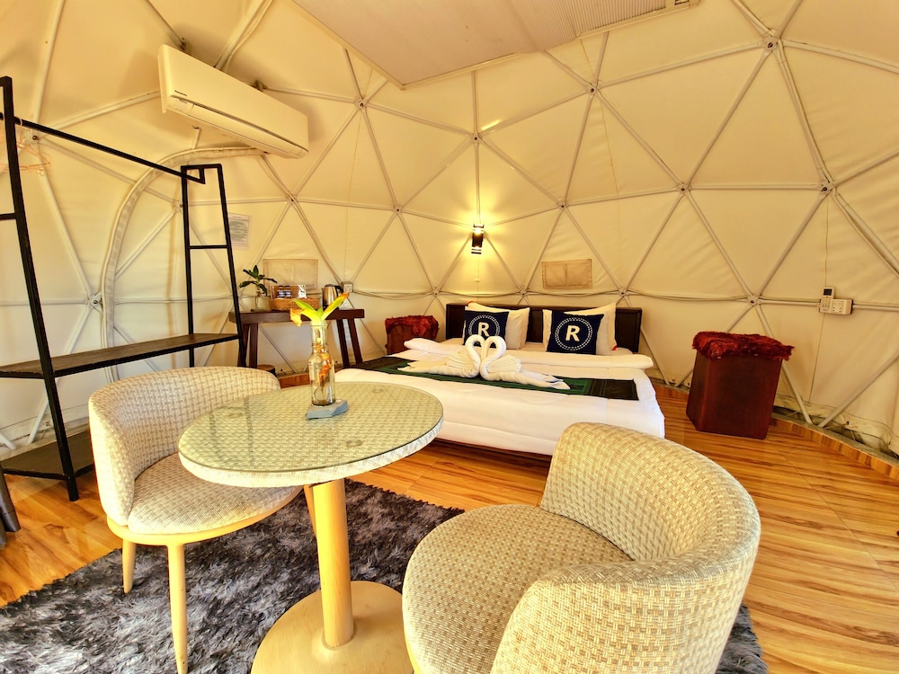 Standard Tent, Garden View