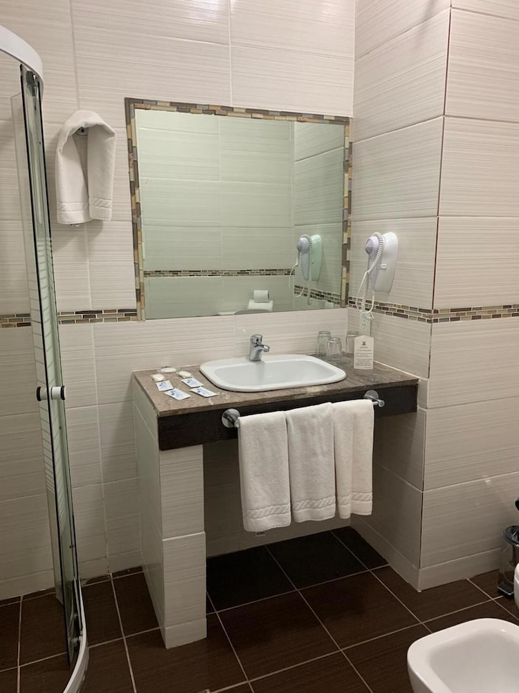 Standard Quadruple Room, 2 Bedrooms photo 2