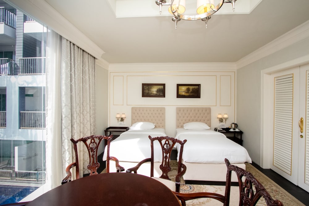 Family Two Bed Room - Photo 5