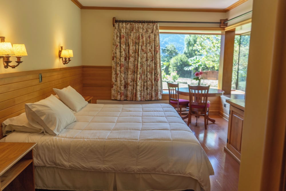 Standard Room, 1 Queen Bed
