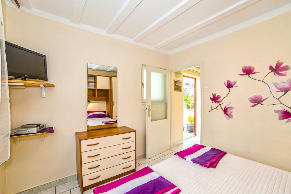 Apartment, Multiple Beds