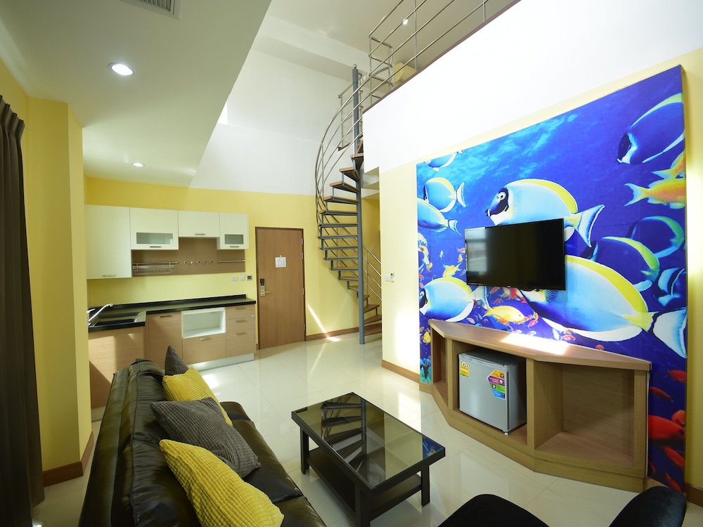 Family Room photo 1