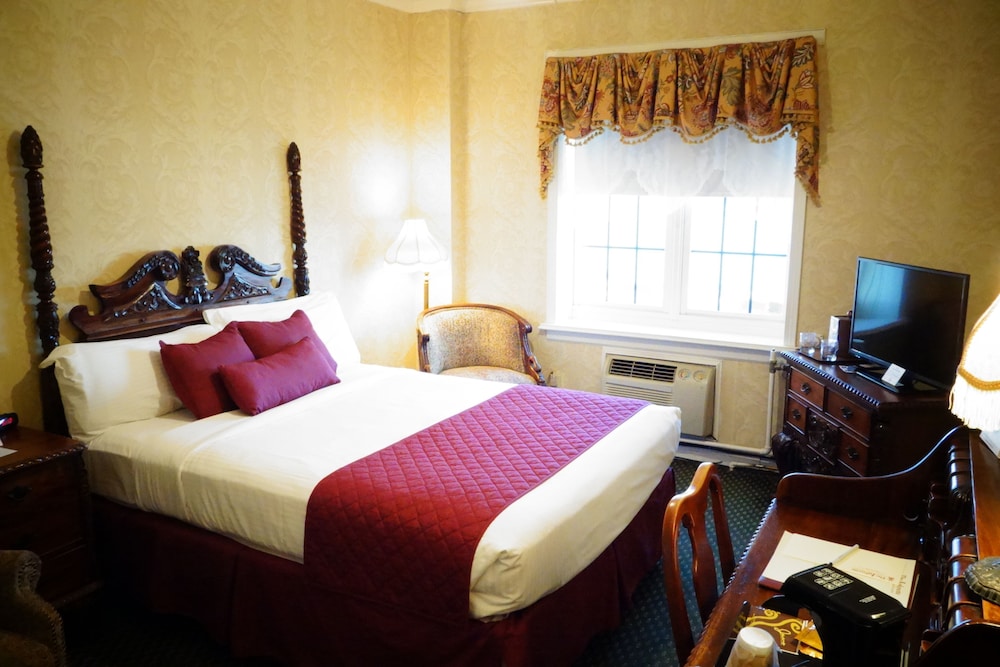 Standard Room, 1 Queen Bed - Photo 1