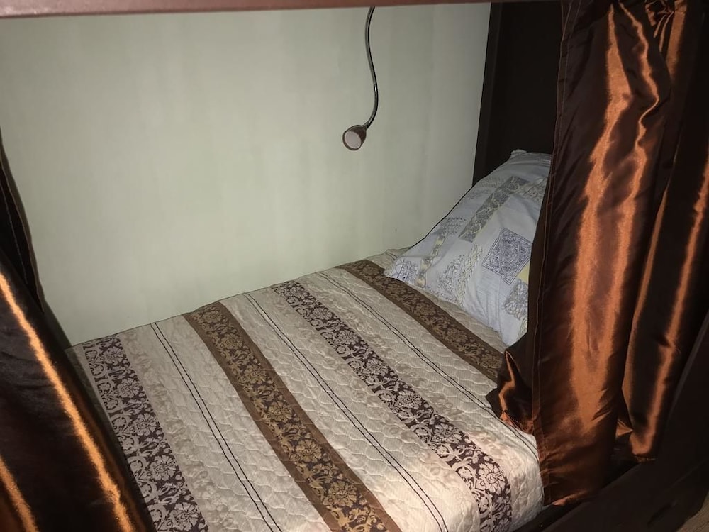 Bed in 8-Beds Mixed Dormitory Room photo 3