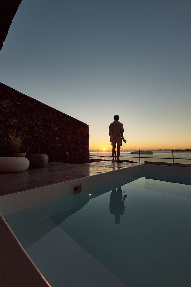 Infinity Residences with Outdoor Hot Tub - Photo 6
