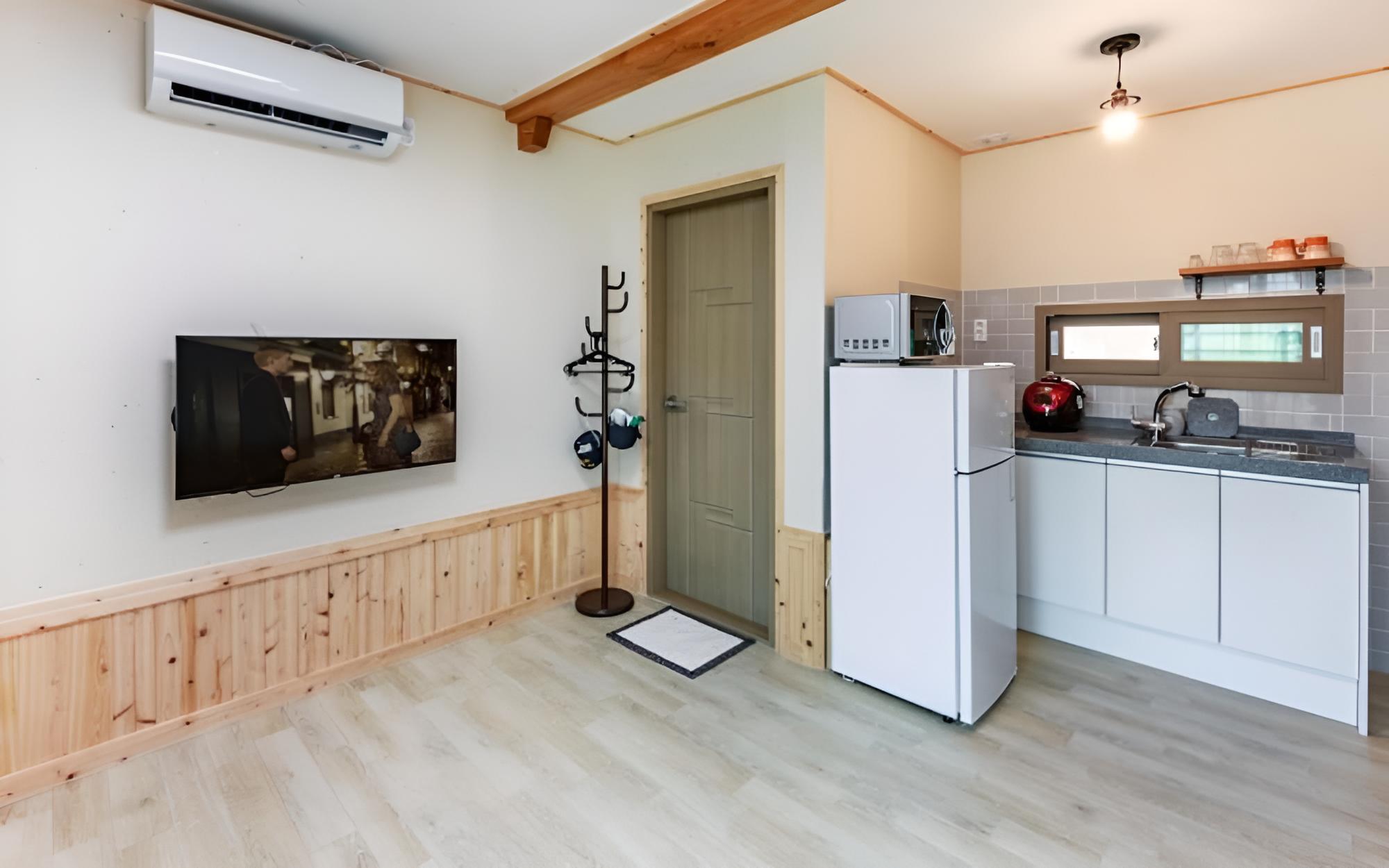 Room (Building 4 (Private BBQ)) photo 2
