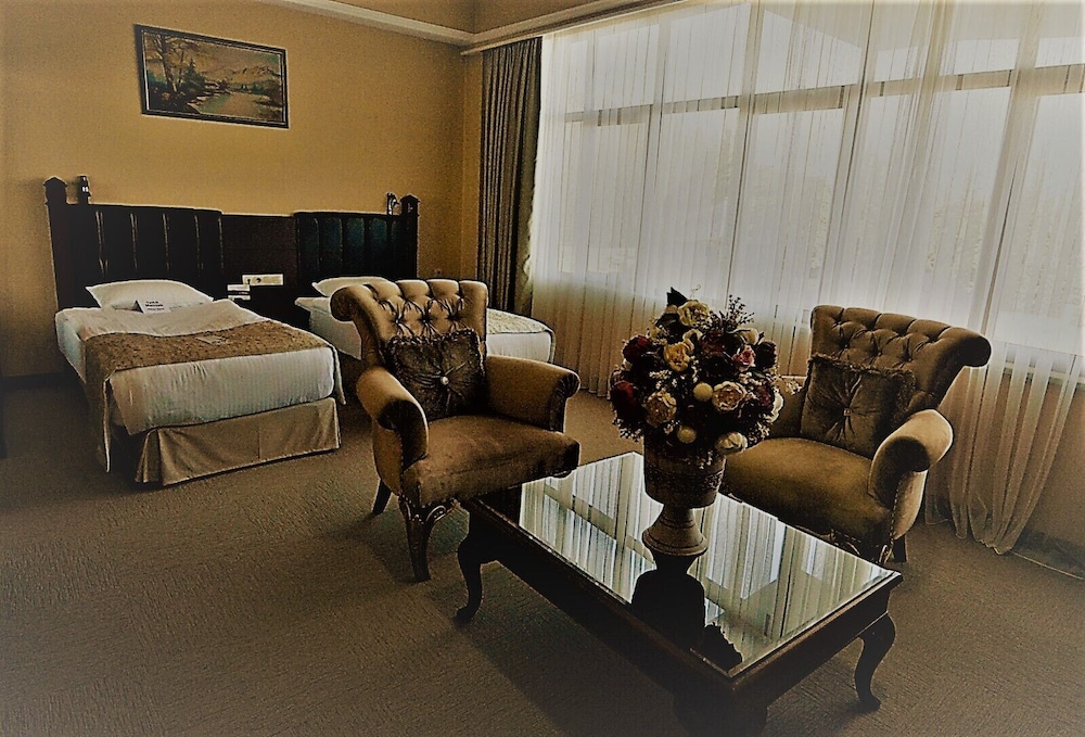Deluxe Double or Twin Room - Photo 10