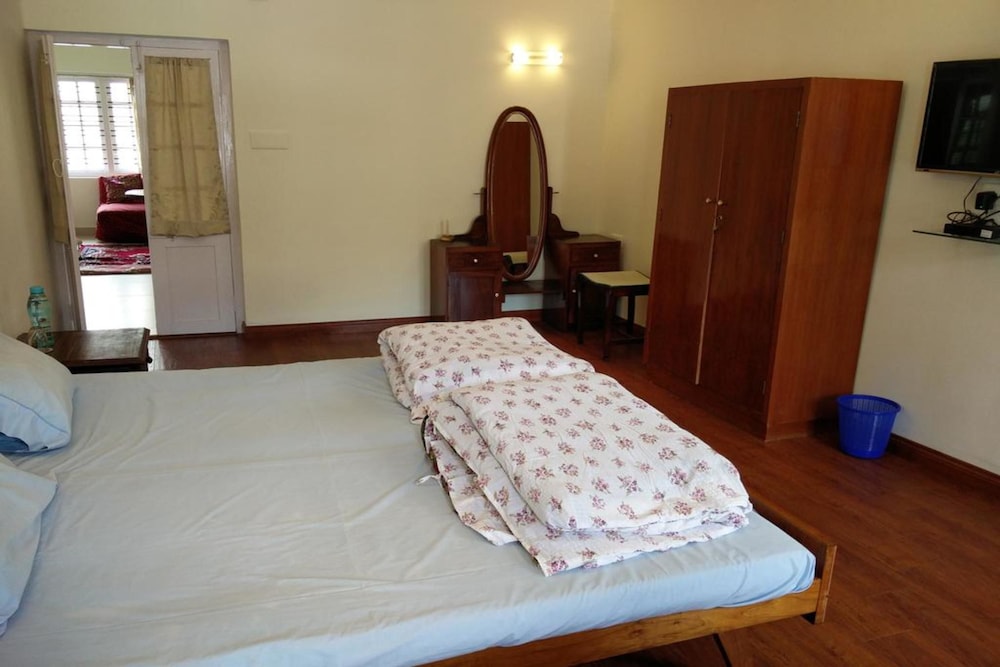 Deluxe Room, 1 Double Bed, Balcony - Photo 8