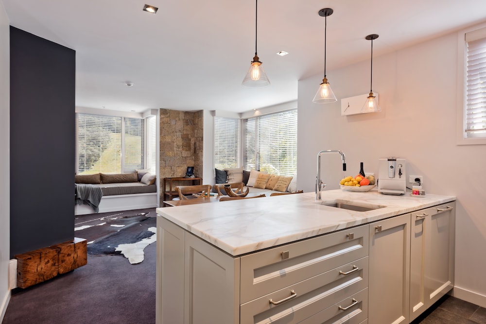 Nanook #32 – Luxury 2 Bedroom Apartment photo 2
