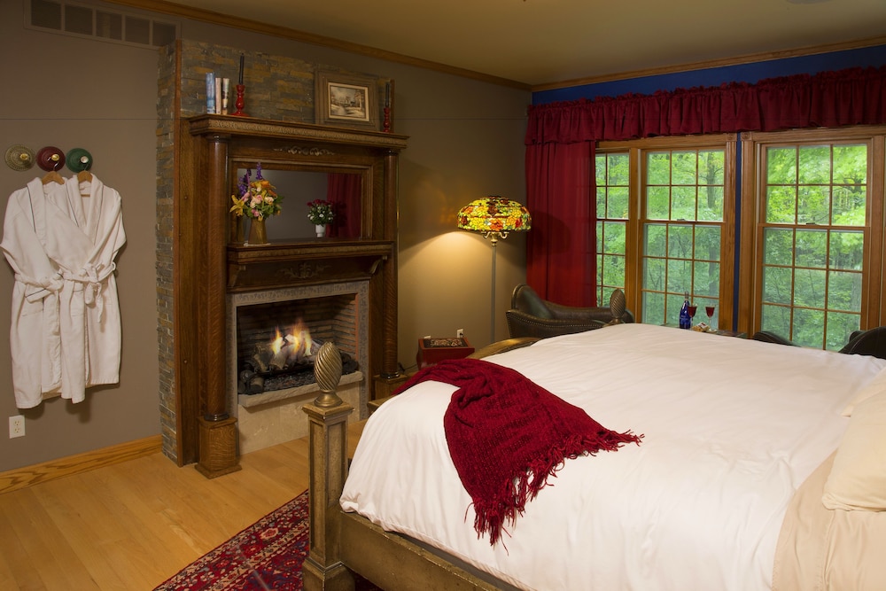 Suite, Private Bathroom (Kettle Moraine Suite) photo 2