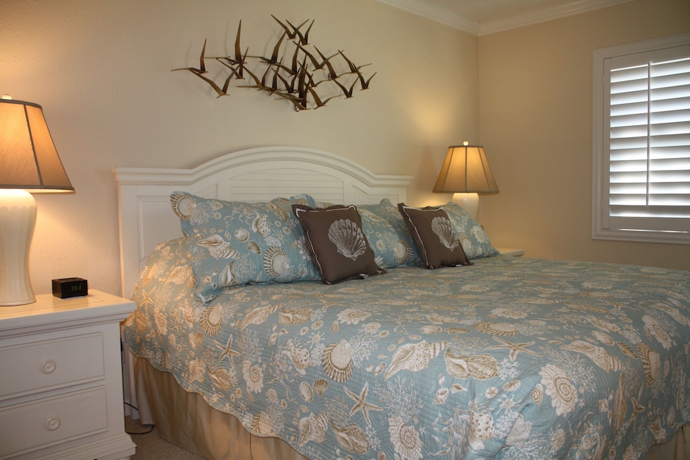 Condo, 2 Bedrooms