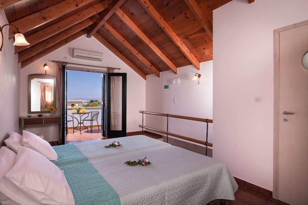 Traditional Duplex, 2 Bedrooms, Terrace, Sea View
