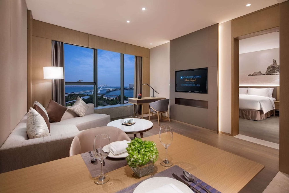 Premium Apartment, 1 King Bed, Non Smoking, Sea View photo 1
