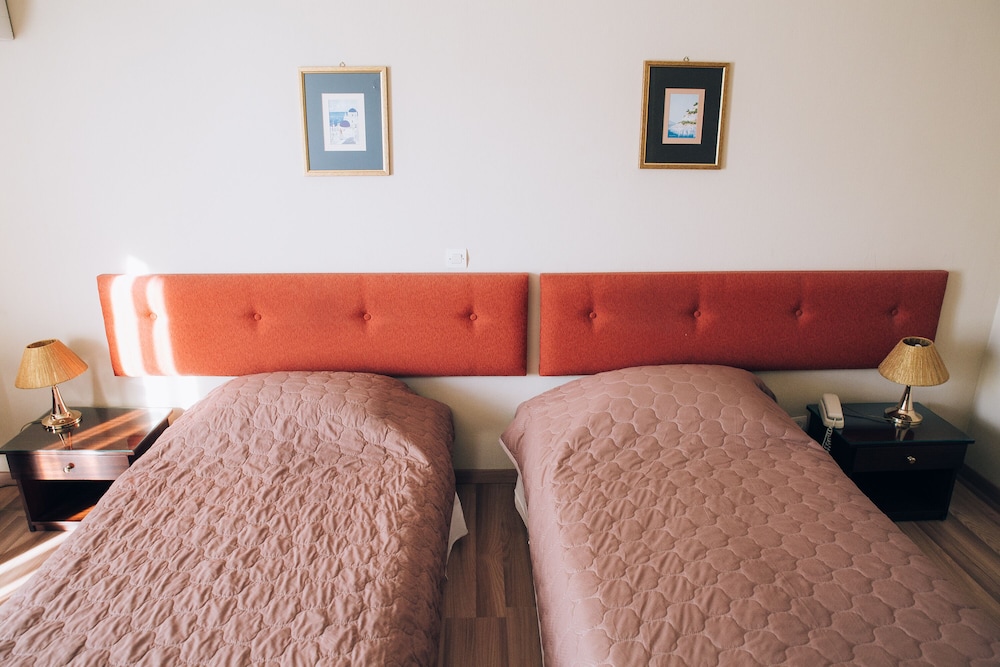 Basic Triple Room, 1 Bedroom photo 2