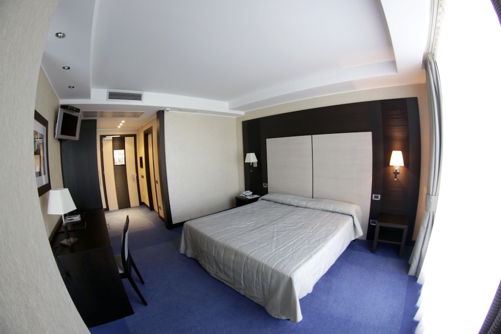 Double Or Twin Room - Photo 1