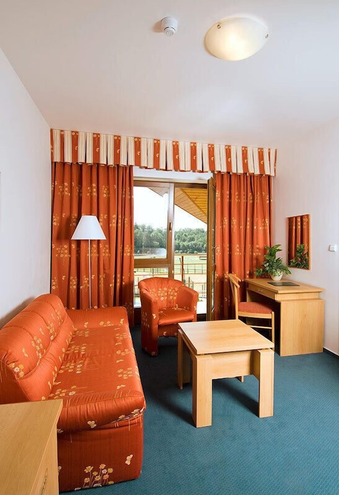 Standard Double or Twin Room, Balcony, Garden View photo 3