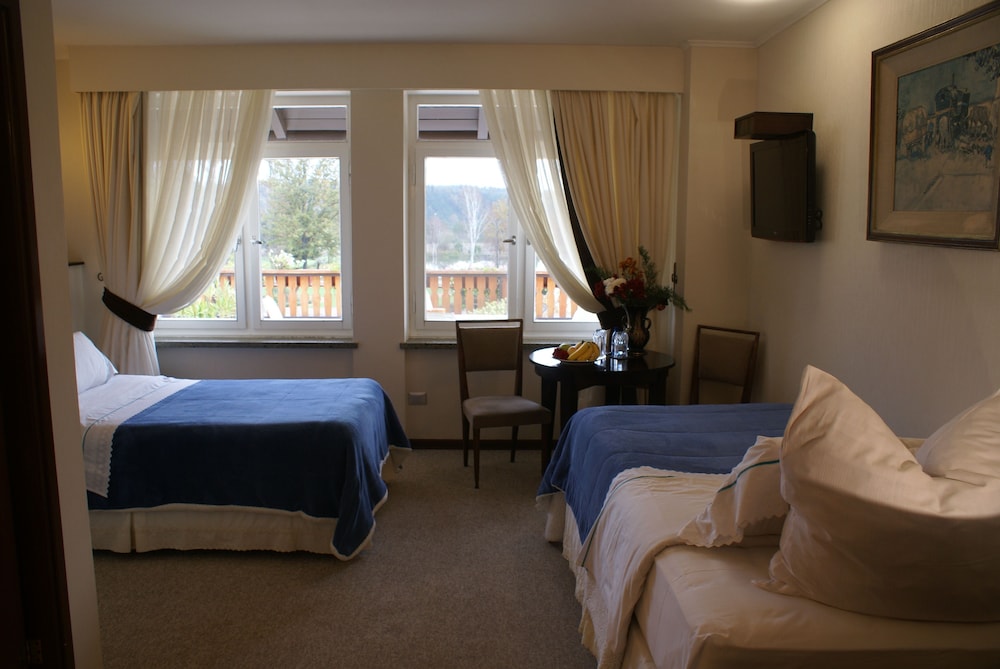 Standard Twin Room photo 2