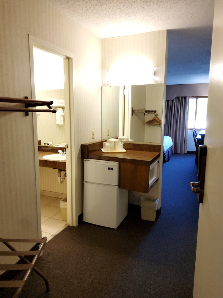 Comfort Room, 2 Queen Beds photo 3