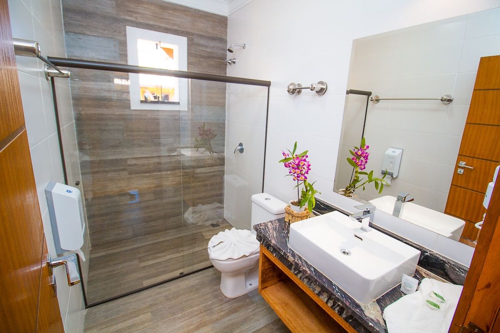 Deluxe Suite - Photo 7