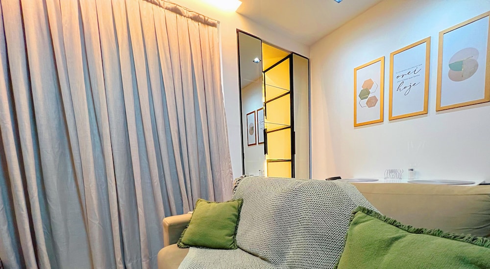 Executive Studio