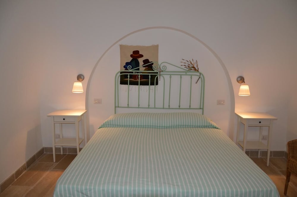 Traditional House, 2 Bedrooms, Garden Area