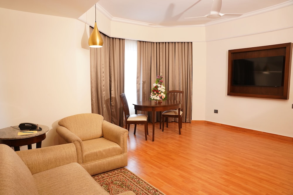 Katriya Superior Suite - Photo 10