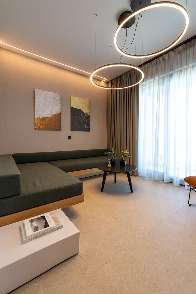 Luxury Suite photo 3