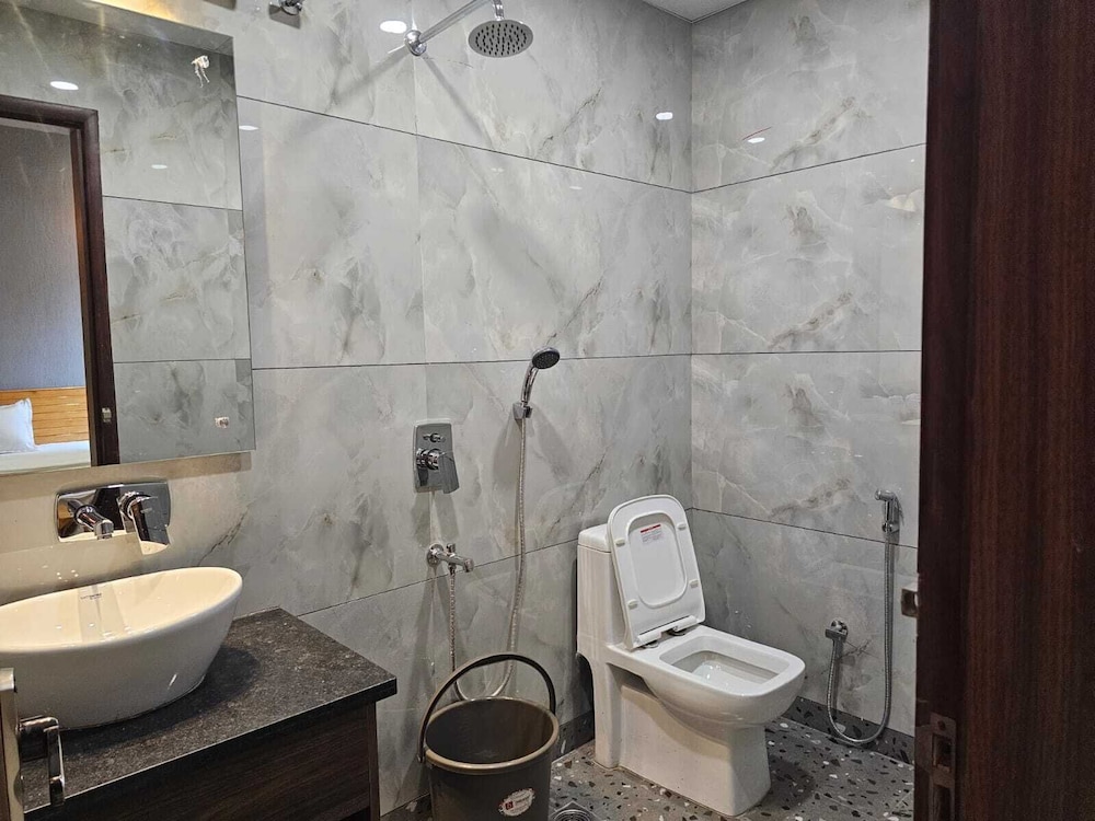 Deluxe Room - Photo 2