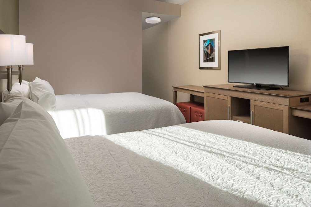 Room, 2 Queen Beds, Accessible, Non Smoking (Hearing) - Photo 2