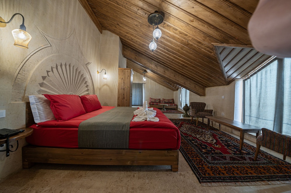 Honeymoon Room photo 1