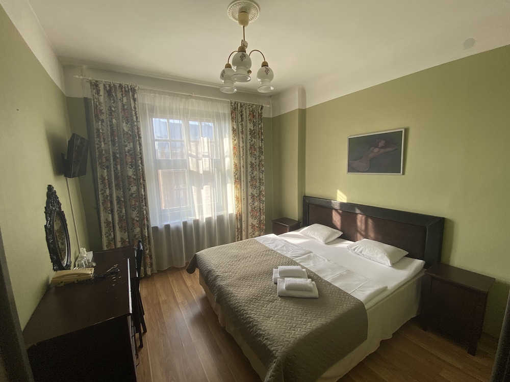 Double Room - Photo 11