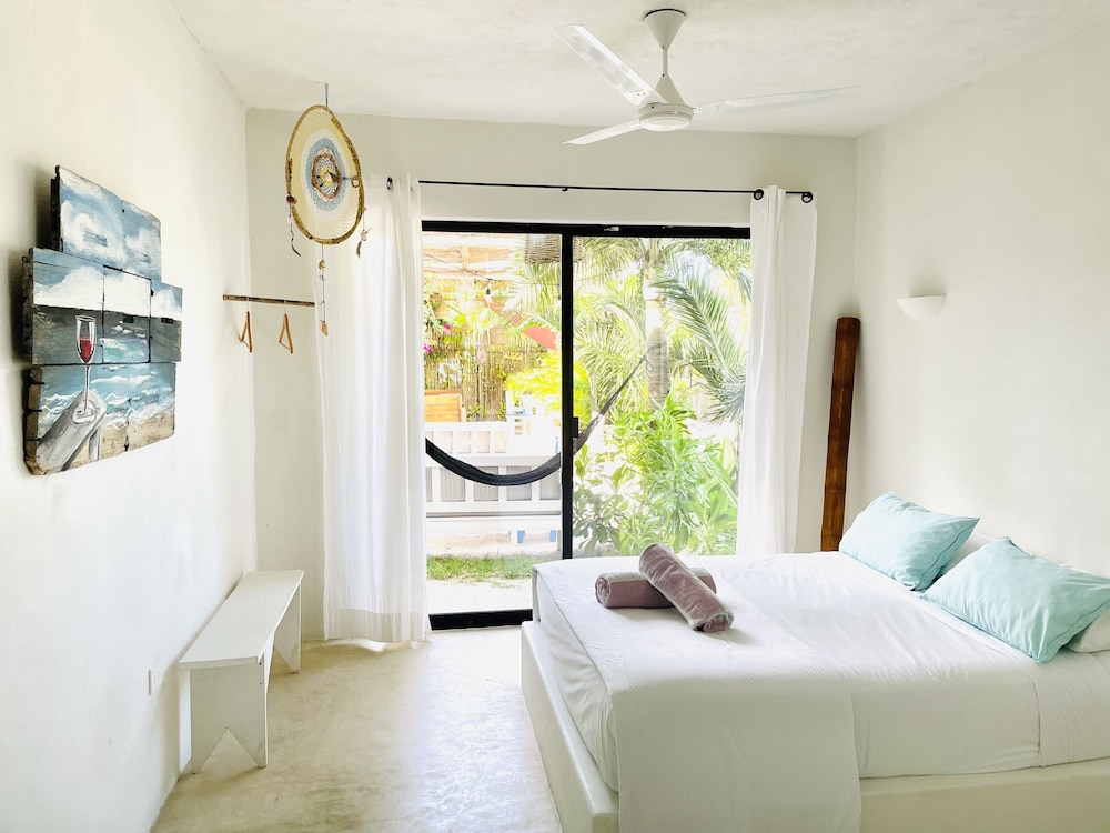 Arena Suite with garden/pool view