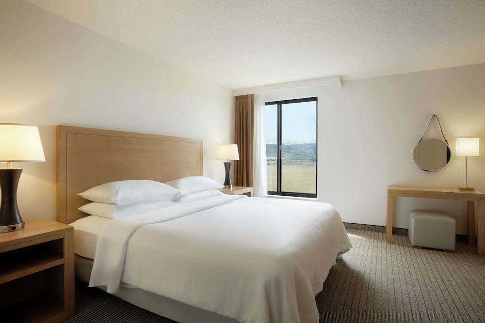 Suite, 1 King Bed, Accessible, Bathtub (Mobility & Hearing) - Photo 2