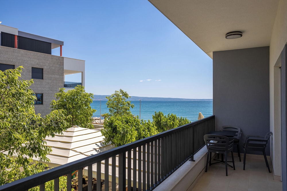 Standard Apartment, Partial Sea View, Beachfront, photo 6