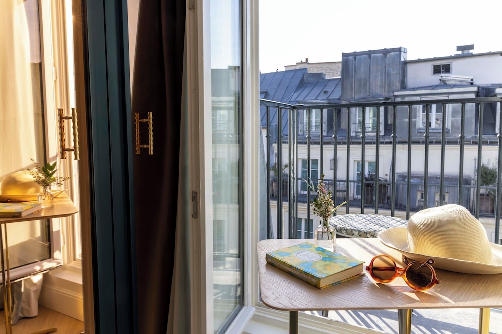 Romantic Double or Twin Room (Cosy) photo 2